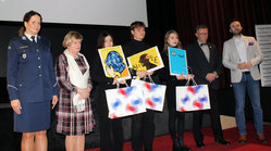 Zdjęcie grupowe laureatów konkursu studenckiego.